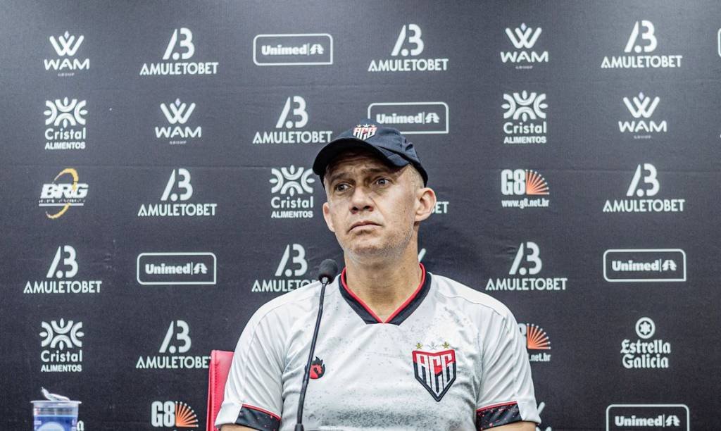 Técnico Eduardo Baptista deixa Atlético-GO após 5 derrotas seguidas