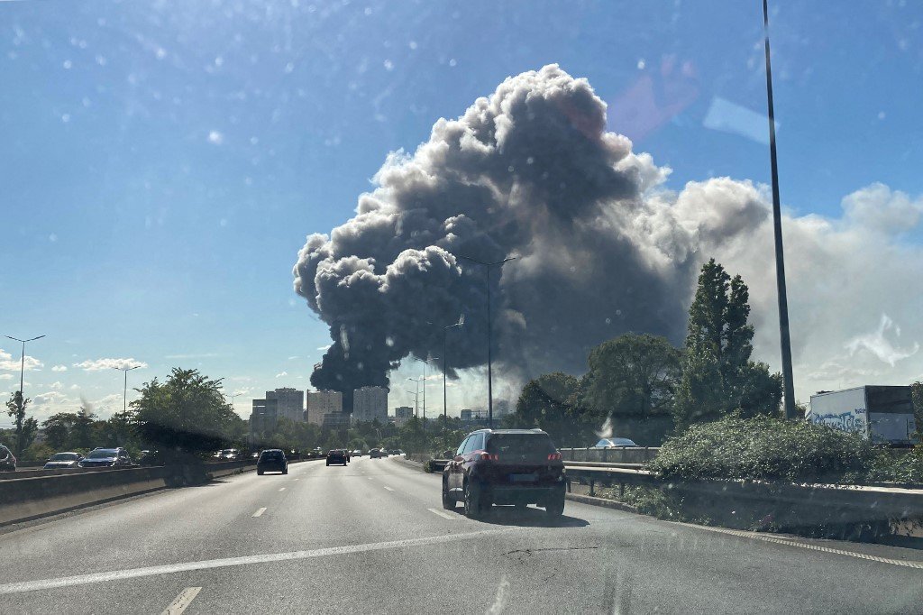 Incêndio atinge maior feira de produtos frescos do mundo; veja vídeo