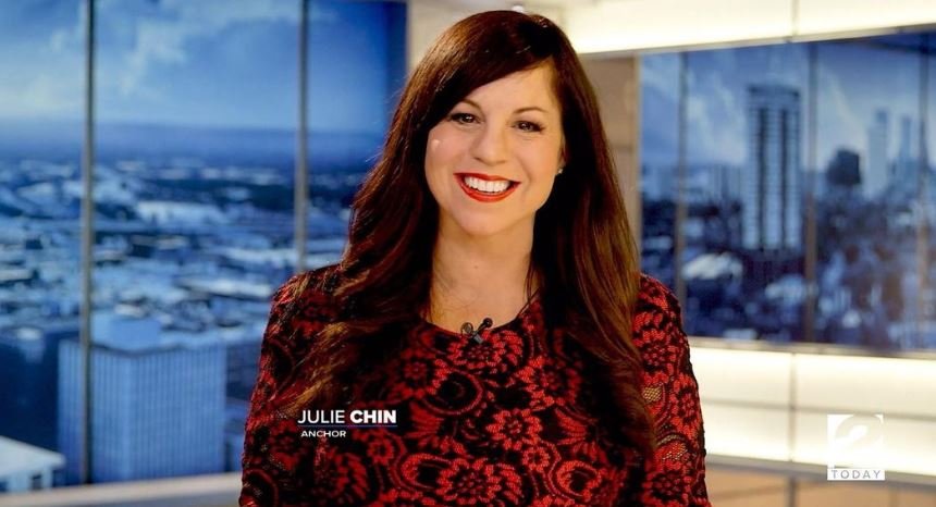 Julie Chin: apresentadora de um telejornal da emissora NBC KJRH em Tulsa, no estado de Oklahoma, nos Estados Unidos. (Instagram/Reprodução)