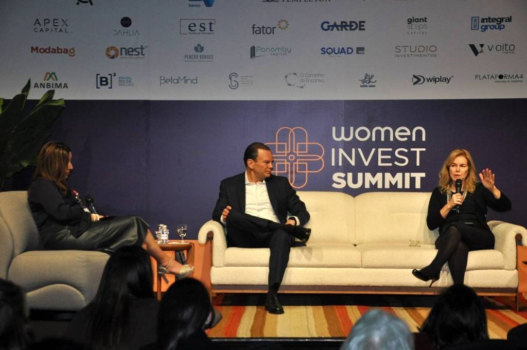 Roberto Sallouti, CEO do BTG Pactual, e Denise Pavarina, conselheira do Bradesco, em painel do Women Invest Summit (Women Invest Summit/Divulgação)