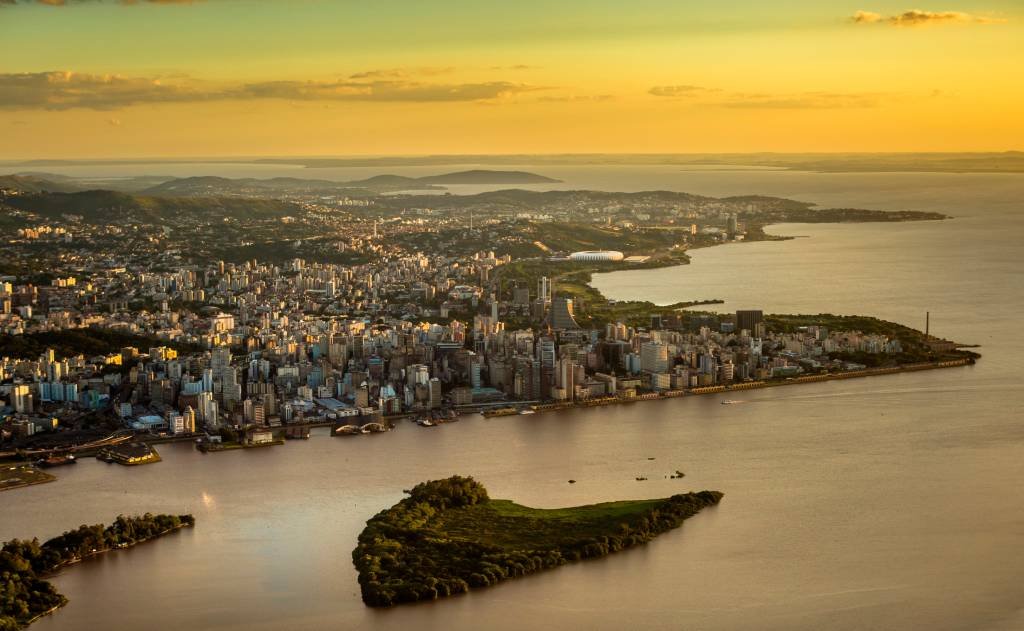 O que se sabe sobre as luzes 'não identificadas' vistas em Porto Alegre