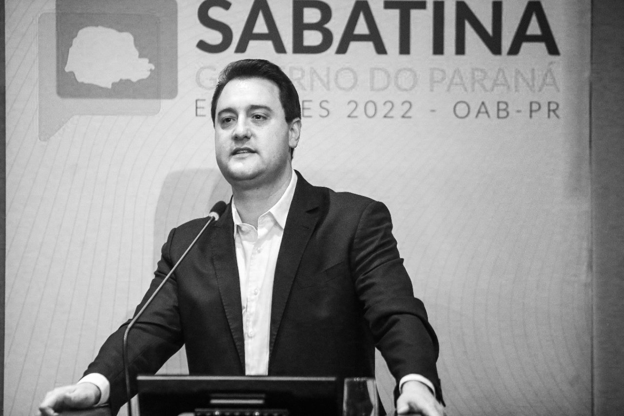 Ratinho Júnior é reeleito governador do Paraná com 69,64% dos votos válidos