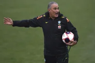 Imagem referente à notícia: Alvo do Corinthians, Tite anuncia pausa na carreira por tempo indeterminado