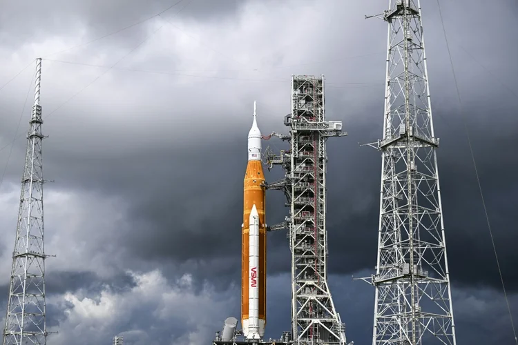 Foto de 2 de setembro de 2022 do foguete da missão Artemis 1

 (AFP/AFP)