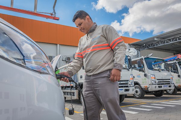 A CPFL substitui frota convencional por veículos elétricos