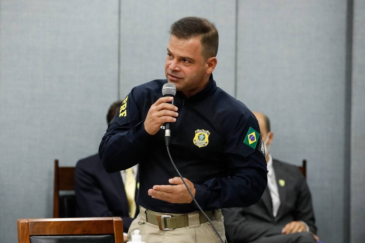 Deputados governistas querem depoimento de Bolsonaro na CPMI