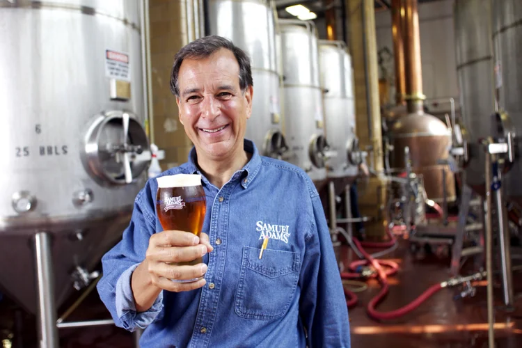 Com 73 anos, Koch atualmente é chairman da Boston Beer e mantém uma agenda de relacionamento constante com parceiros e fornecedores (Kelvin Ma/Bloomberg/Getty Images)