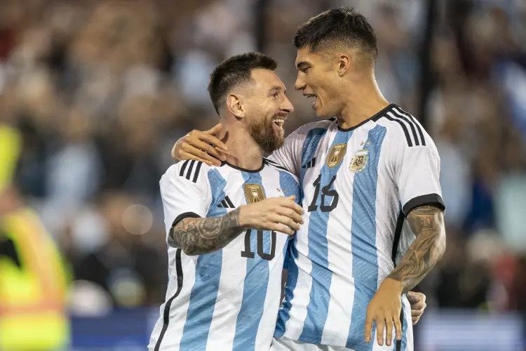 Em primeiro compromisso pós título da Copa do Mundo, a Argentina entra em campo de férias com a torcida (Pacific Press/Getty Images)