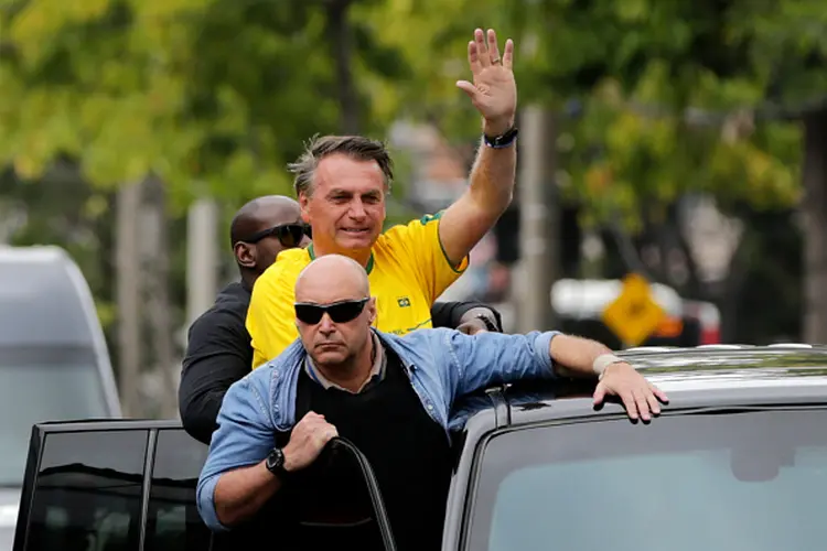 Bolsonaro: presidenciável diz que 'venceu a mentira' e critica institutos de pesquisa (Joedson Alves - Pool/Getty Images)