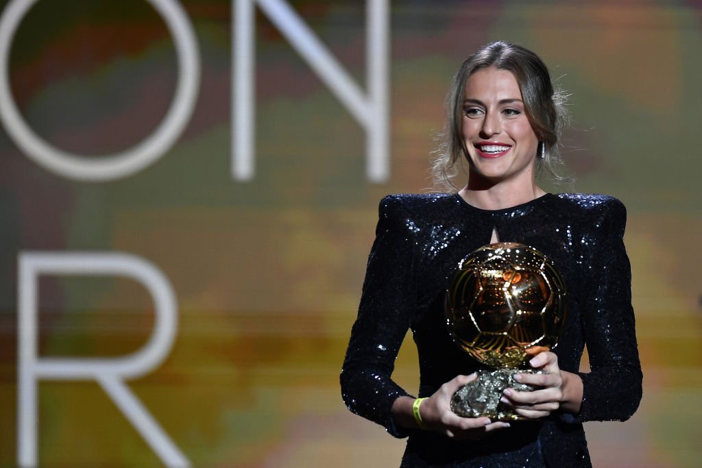 Alexia Putellas durante a premiação Bola de Ouro 2022 (Aurelien Meunier/Getty Images)