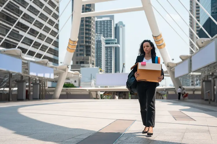 A relação dos profissionais com o trabalho mudou (Jackyenjoyphotography/Getty Images)