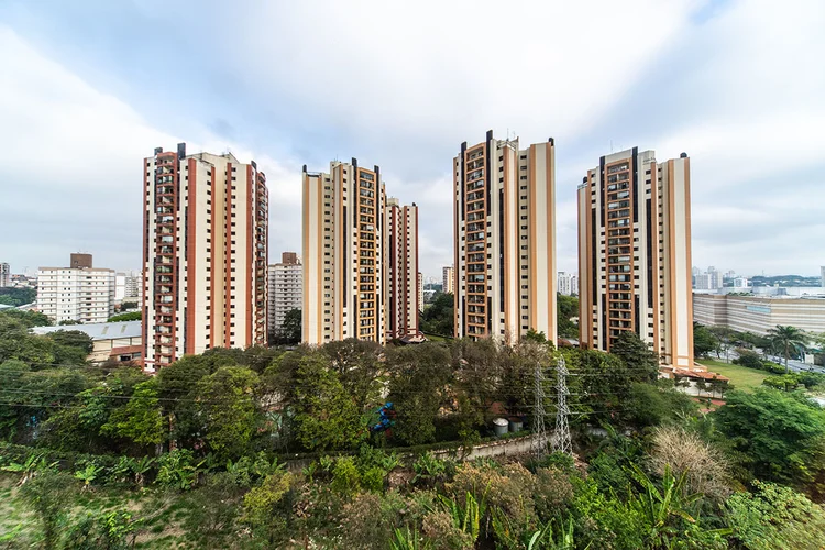 Condomínio Portal dos Bandeirantes, em São Paulo (SP): capital paulista registrou maior cobrança média na taxa em levantamento da Loft (Leandro Fonseca/Exame)