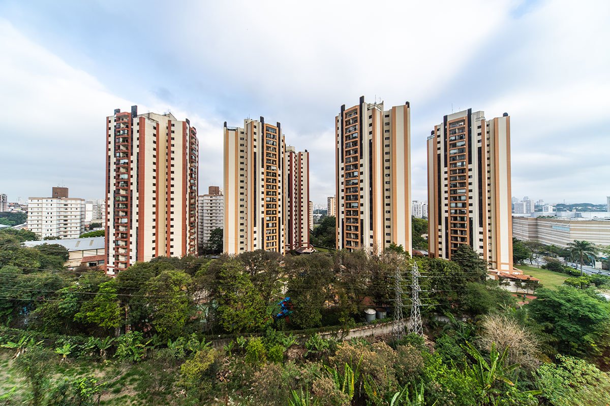 Predios condomnio Portal dos Bandeirantes em São Paulo - Predio - Moradia - Imoveis - Mercado Imobiliario - aluguel - moradia - apartamento foto: Leandro Fonseca data: 04/12/2022