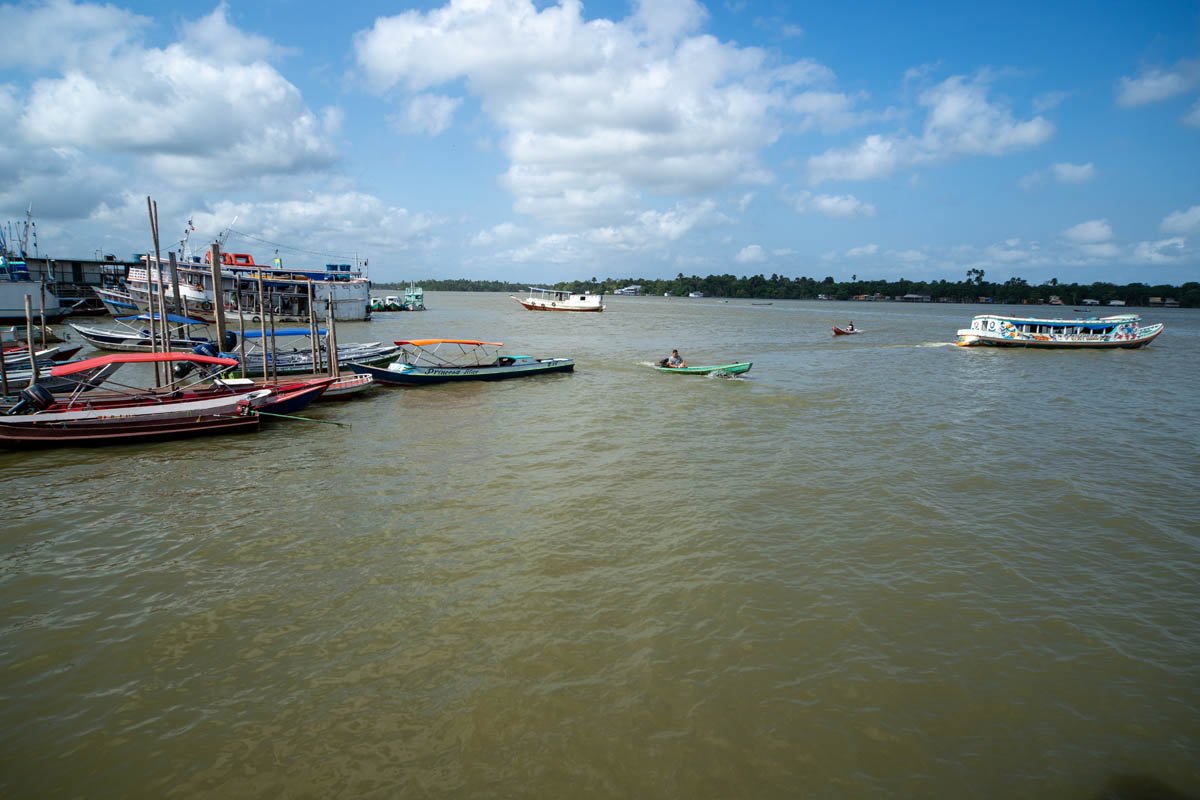 Abaetuba no Pará - Amazonia - barcos - ribeirinhos - ribeirinhas - casas

Foto: Leandro Fonseca
data: outubro 2022