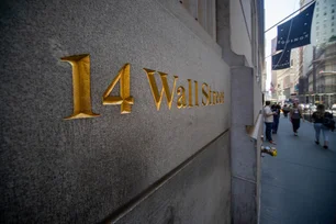Imagem referente à matéria: Wall Street tem dia de liquidação e bolsas caem até 3,4% nos EUA