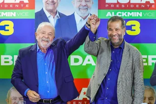 Imagem referente à matéria: Após crise por fraude no INSS, Carlos Lupi entrega cargo de ministro da Previdência