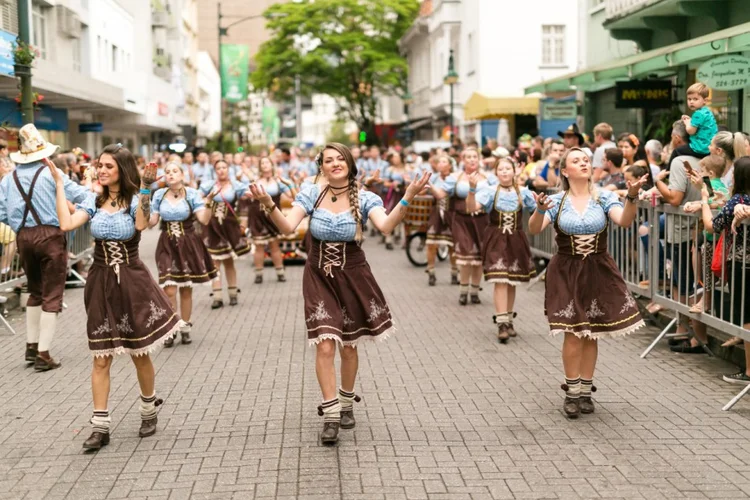 A Oktoberfest Blumenau é referência na promoção da cultura alemã no Brasil (Oktoberfest Blumenau/Divulgação)