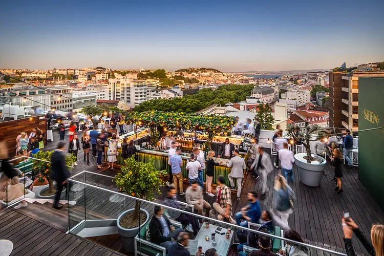 Sky Bar by SEEN: vista, música e drinques (Sky Bar by SEEN/Divulgação)