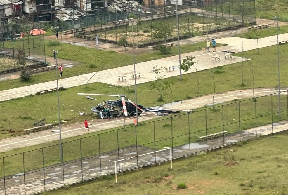 Helicóptero cai em Campo Belo, na Zona Sul de SP