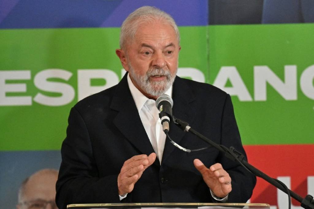 Lula: "Queria que vocês encontrassem uma casa verde e amarela. Contratamos mais de 224 mil casas até 2016 no Minha Casa Minha Vida (AFP/AFP)