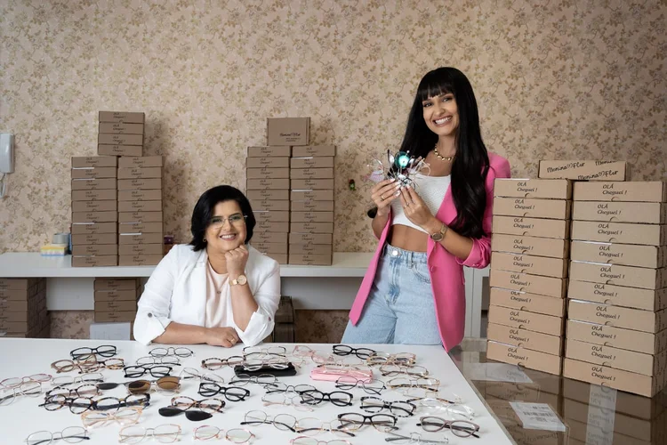 Maria Claudia e Daniela Andrade são as fundadoras do e-commerce de óculos de grau Menina Flor (Menina Flor/Divulgação)