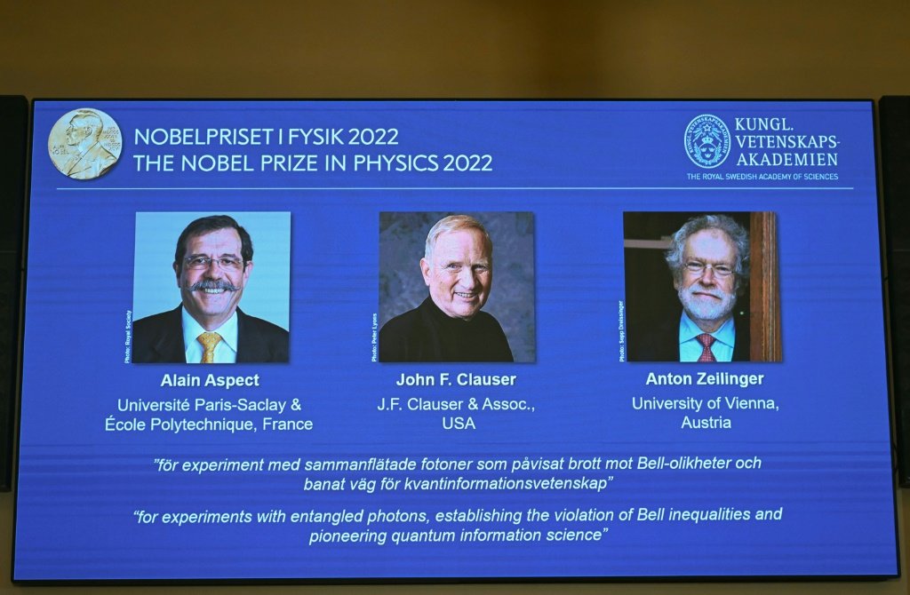 O francês Alain Aspect, o americano John Francis Clauser e o austríaco Anton Zeilinger venceram o Nobel de Física de 2022 (Afp/AFP Photo)
