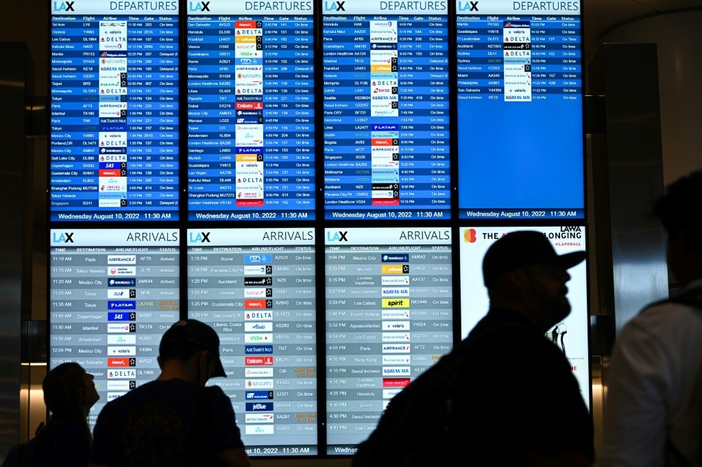 Sites de aeroportos dos EUA sofrem ataque de hackers pró-Rússia