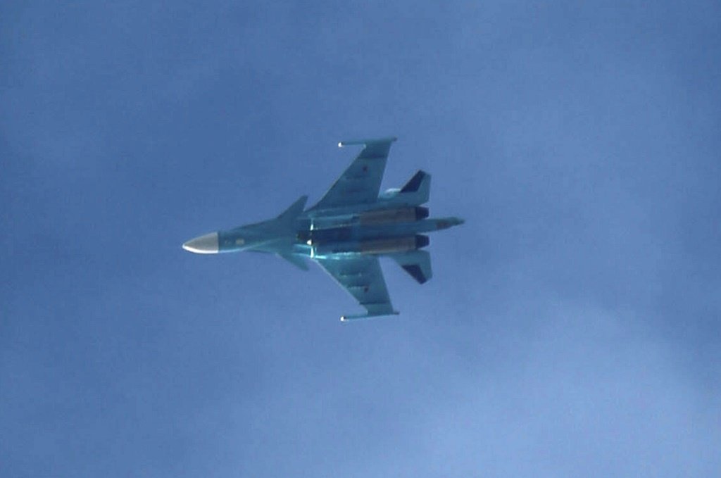 Avião militar russo cai em zona residencial perto da Ucrânia