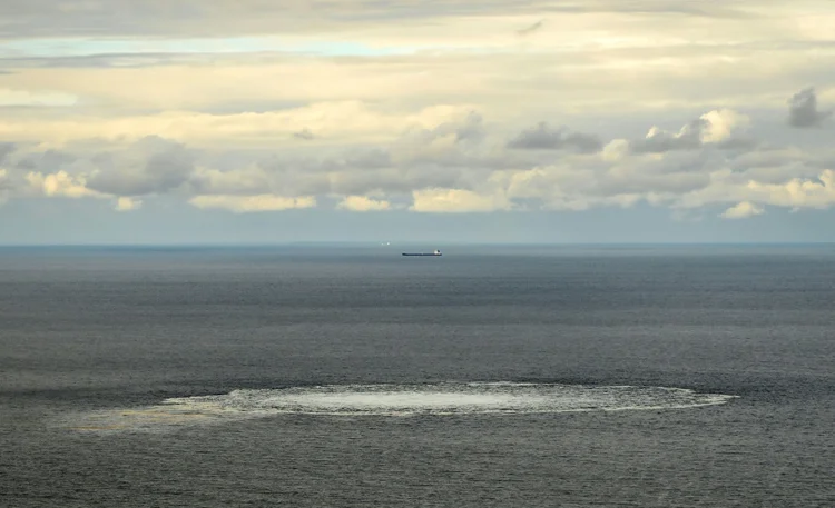 Imagem de 30 de setembro fornecida pela Defesa dinamarquesa de área atingida por explosão no gasoduto de Nord Stream, no Mar Báltico (AFP/Divulgação)