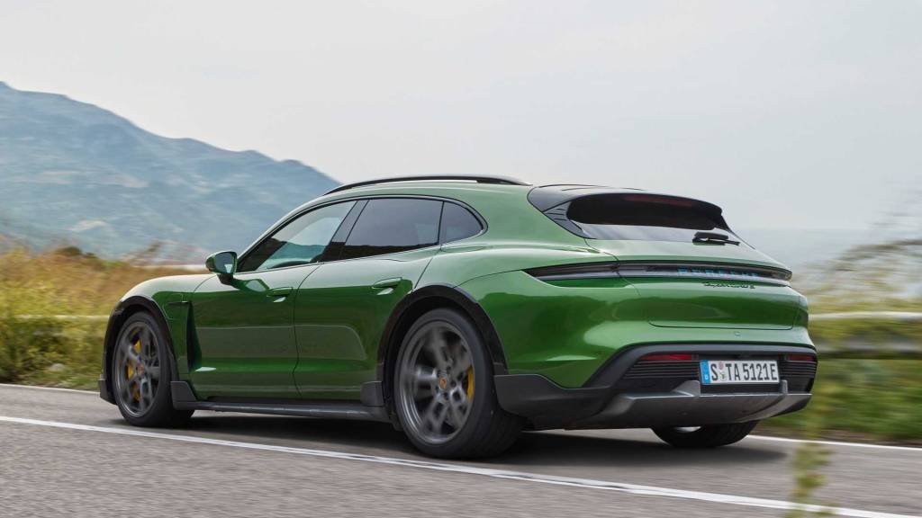 2021-porsche-taycan-cross-turismo