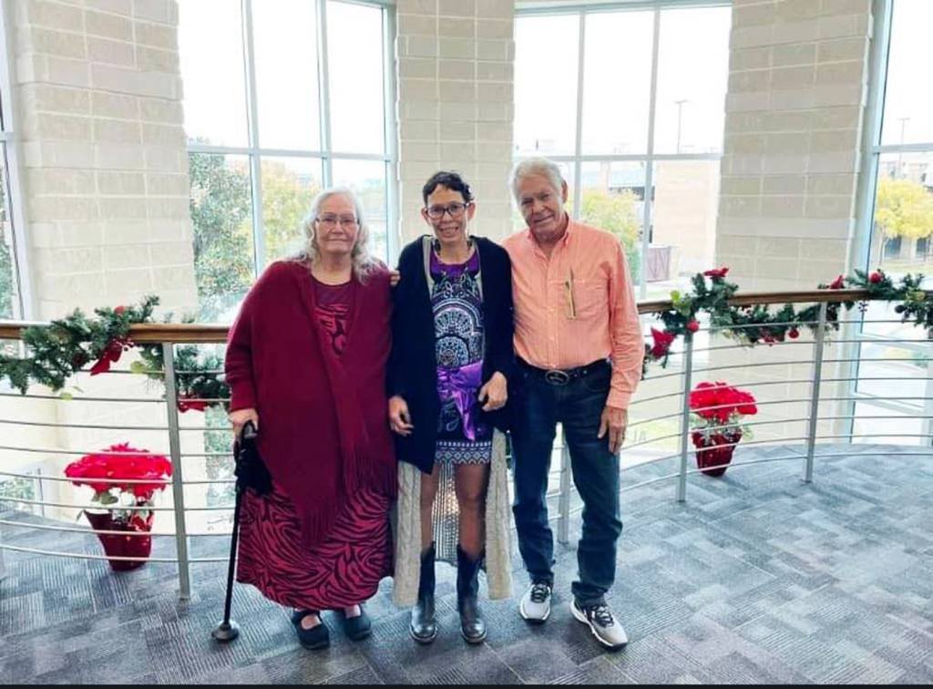 Melissa se reuniu com sua mãe e pai no Texas. (Victoria Highsmith Facebook/Reprodução)