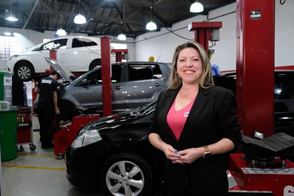 Sandra Carvalho, proprietária da oficina mecânica AK Auto Center (Sebrae-SP/Divulgação)