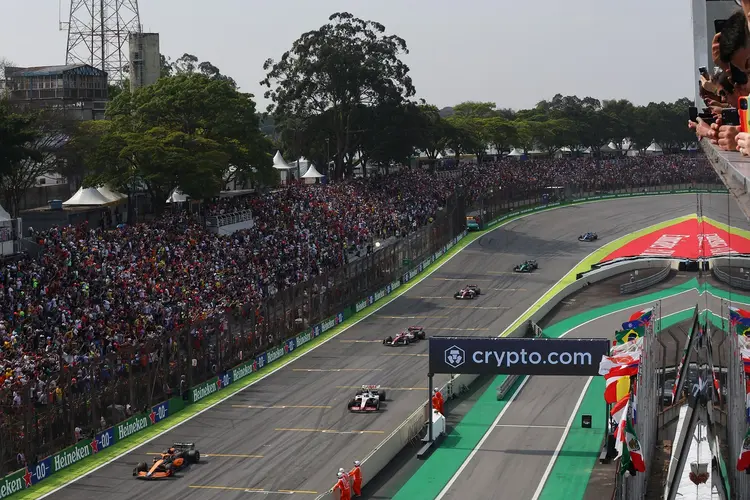 O autódromo de Interlagos possui 4 km onde os pilotos correrão em 71 voltas (Beto Issa/Fórmula 1/Governo de SP/Flickr)