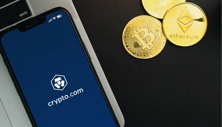 Crypto.com transferiu cerca de 320 milhões de ethers por engano (Shutterstock/Shutterstock)