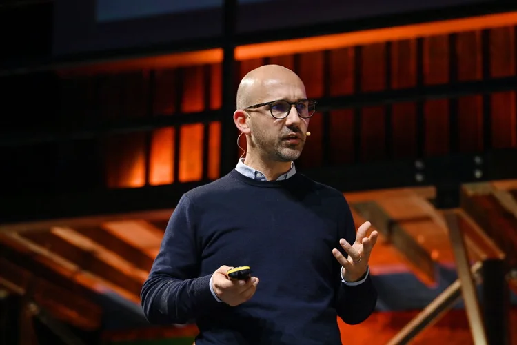 François-Xavier é responsável pela estratégia global de dados para acelerar a transformação digital do out of home da JCDecaux, empresa especializada em mobiliário urbano e publicidade exterior (Piaras Ó Mídheach/Sportsfile/Getty Images)