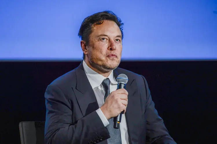 Elon Musk: bilionário suspendeu contas de Donie O'Sullivan, Ryan Mac, Drew Harwell e mais (CARINA JOHANSEN/Getty Images)