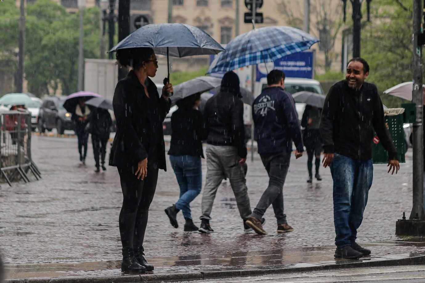 Ciclone extratropical da Argentina causa chuva forte no Sul e chega a São Paulo na terça-feira