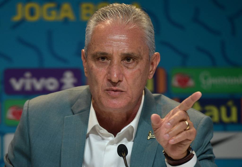 Tite: treinador que está sem trabalhar desde que deixou o comando da seleção brasileira após a Copa do Mundo do Catar (CARL DE SOUZA/Getty Images)