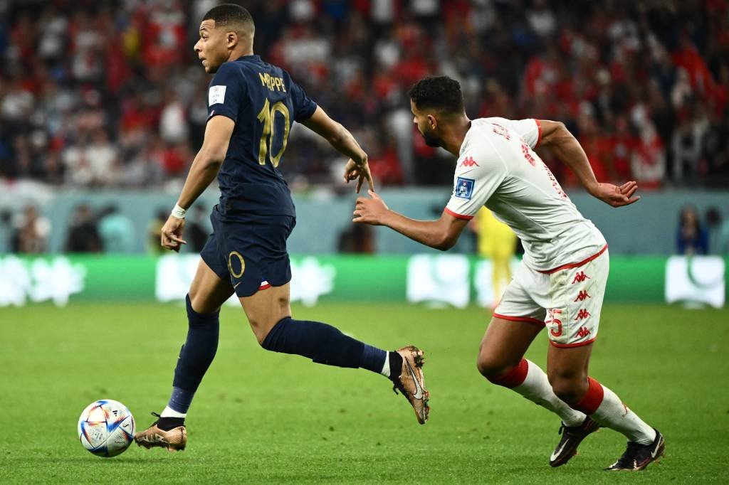 França perde para a Tunísia, mas avança junto com Austrália no grupo D da Copa do Mundo