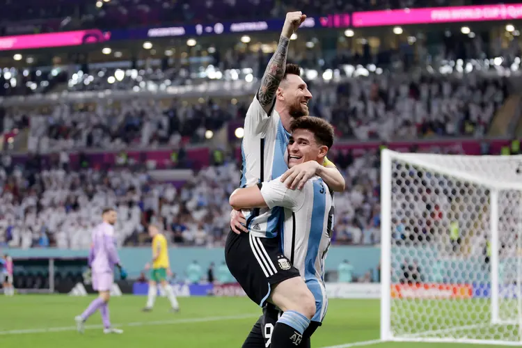 Liderados pelo craque Lionel Messi, os argentinos buscam retornar a uma semifinal de copa, algo que não acontece desde 2014. (David S. Bustamante/Soccrates/Getty Images)