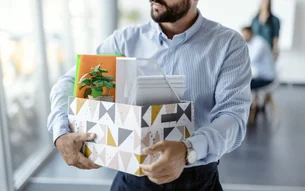 O que fazer após ser demitido: guia completo para se reerguer