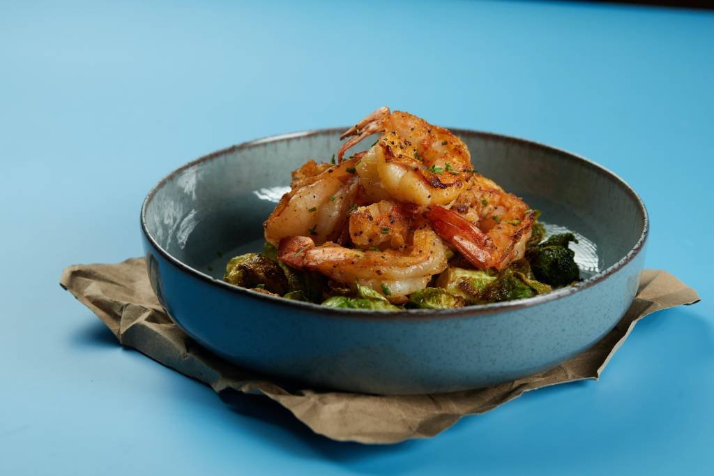 Seis restaurantes em São Paulo que servem pratos com camarões