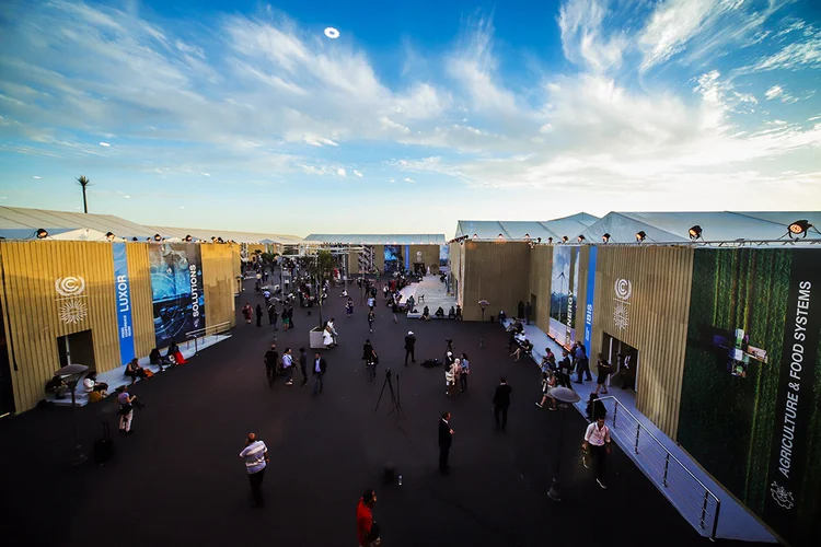 Os pavilhões da COP27: conferência está mais lotada na segunda e decisiva semana (Leandro Fonseca/Exame)