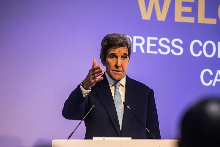COP28: em Dubai, Kerry leva a ideia dos créditos de carbono como "nova e ousada" (Leandro Fonseca/Exame)