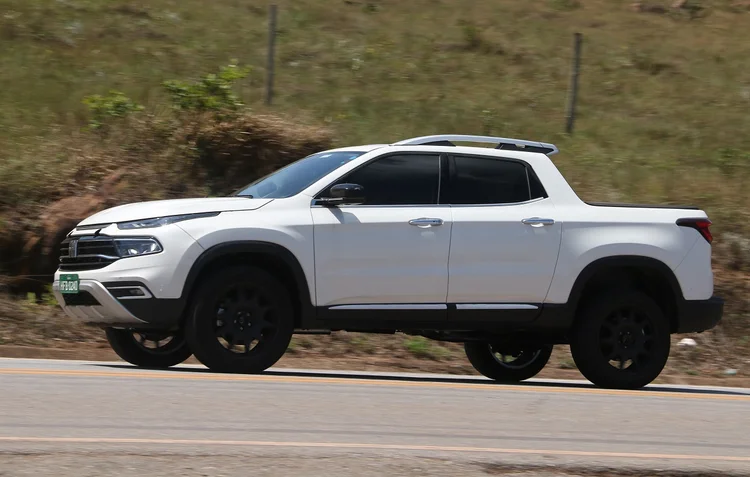 Modelo circula em testes camuflado sob carroceria da Fiat Toro (Marlos Ney Vidal / Autos Segredos/Reprodução)