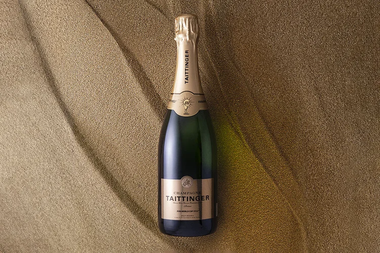 Champanhe Taittinger: edição comemorativa tem rótulo em tons dourado e bege (Taittinger/Divulgação)