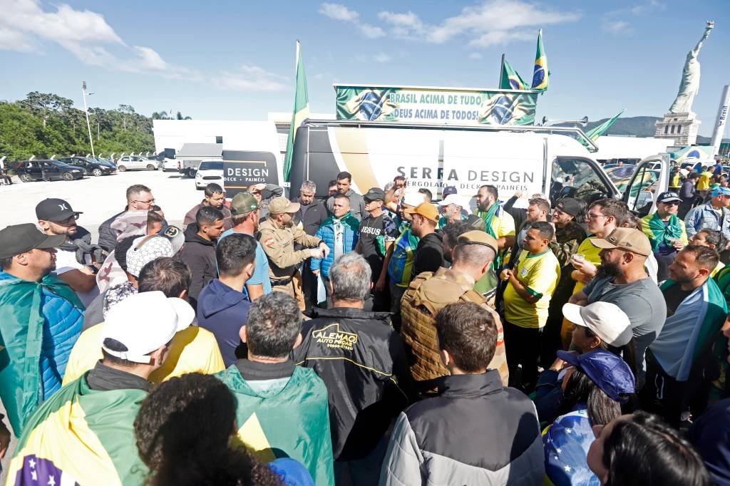 Protesto: federação recomenda acompanhar os veículos, visando assegurar o abastecimento de postos, supermercados e hospitais, (Estadão/Exame)