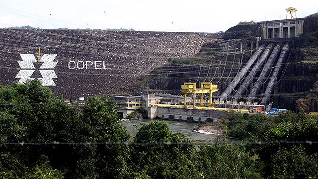 Funcionários da Copel se manifestam na Alep contra plano de privatização