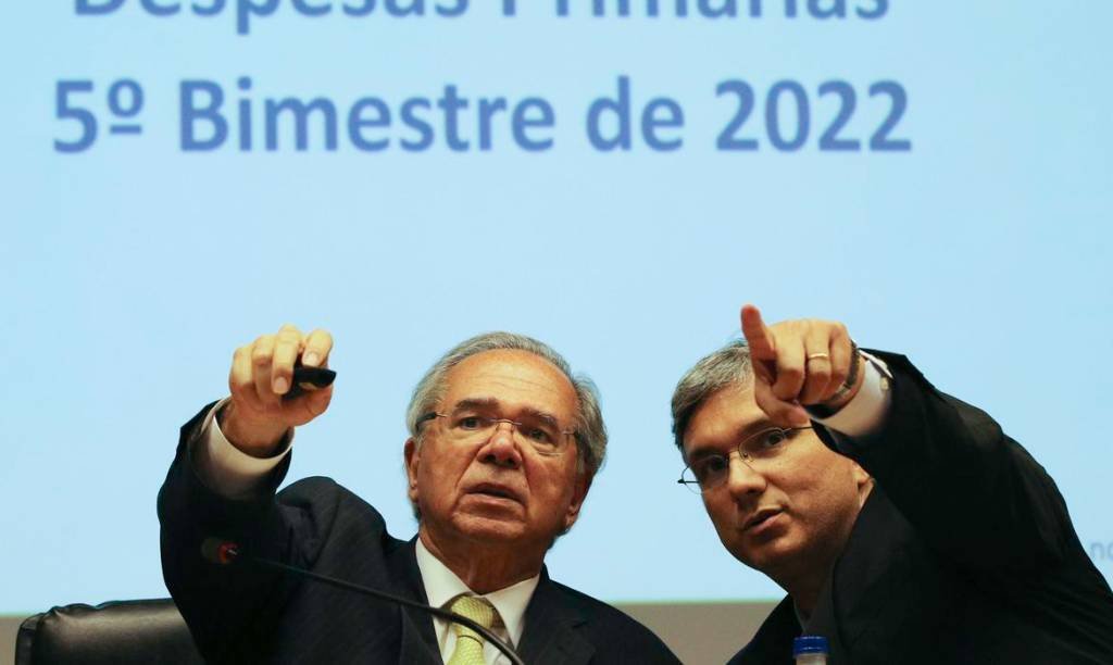 Projeção de superávit primário em 2022 sobe para R$ 23,36 bilhões