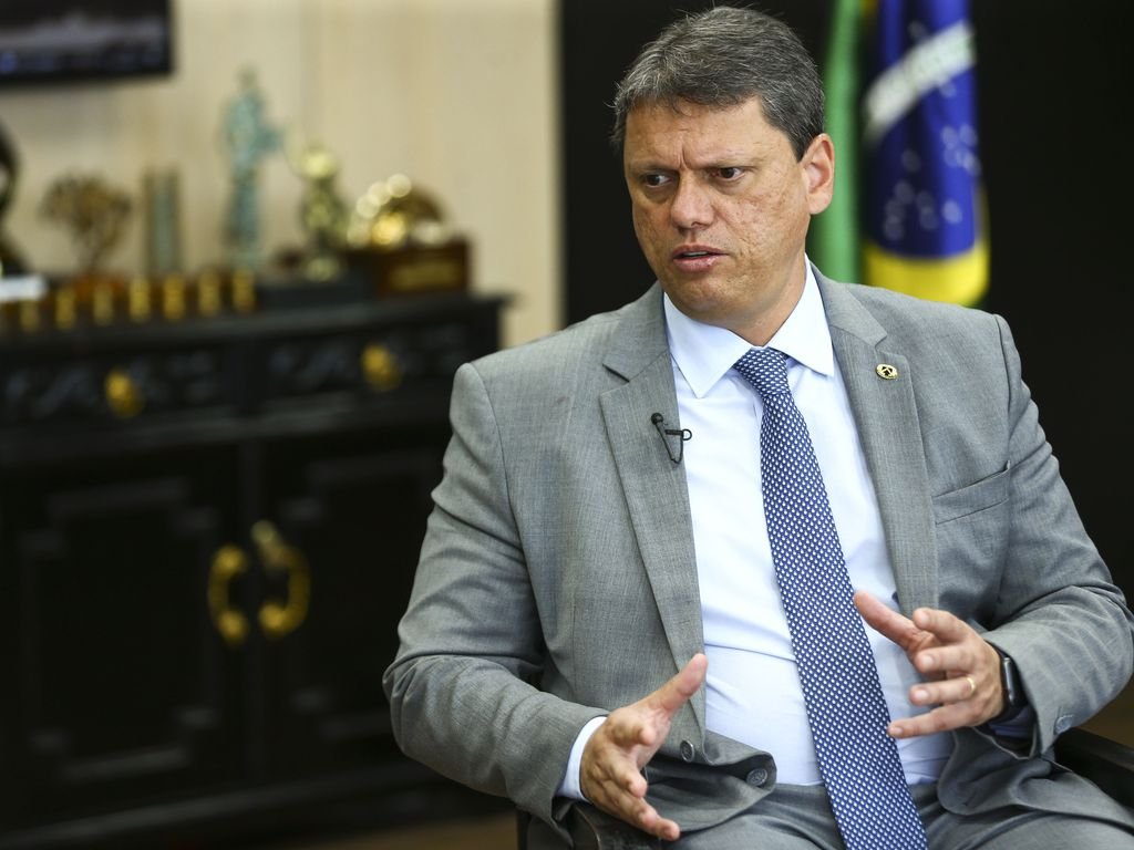 Tarcísio anuncia presidente da Petrobras para secretaria em SP